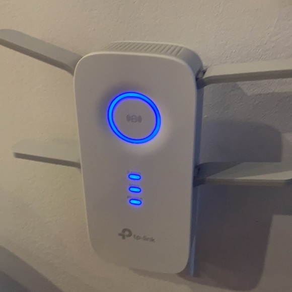 TP-Link MU-MIMO Wi-Fi Range Extender (RE650) - Picture 12 of 14